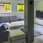 4 Bedroom Beautiful In בית נופש