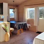 4 Bedroom Beautiful In Ferienhaus Lyngdal
