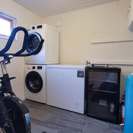 4 Bedroom Beautiful In Prázdninový dům