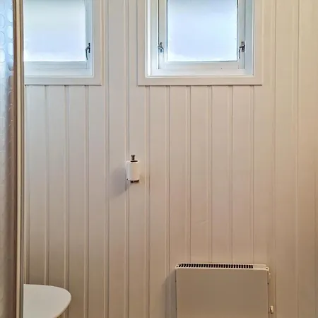 4 Bedroom Beautiful In Lyngdal