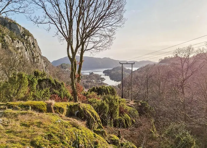 Semesterbostad 4 Bedroom Beautiful In Lyngdal