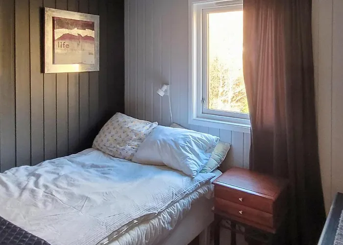 Semesterbostad 4 Bedroom Beautiful In Lyngdal