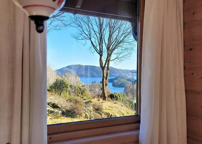 Semesterbostad 4 Bedroom Beautiful In Lyngdal