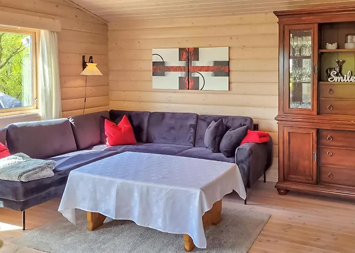 Semesterbostad 4 Bedroom Beautiful In *