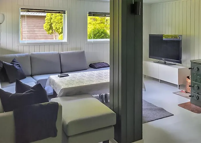 4 Bedroom Beautiful In Semesterbostad